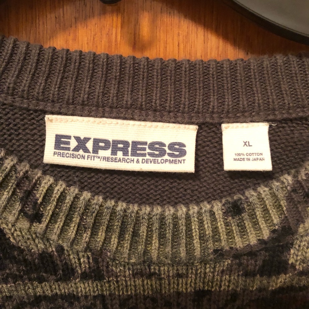 Express sweater - Picture 3 of 3
